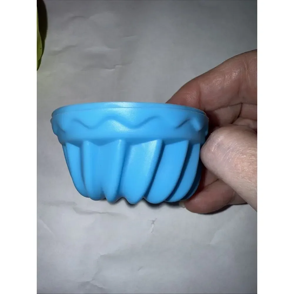 6 Piece Mini Bundt Cake Silicone Molds Baking Individual Non-Stick 2 1/2 Inches